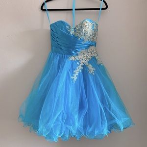 Nina Canacci Mini Prom Dress 🤍